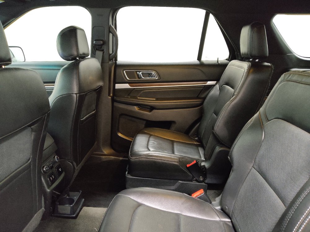 Used 2017 Ford Explorer Limited w/ Equipment Group 301A AWD/4WD image 18