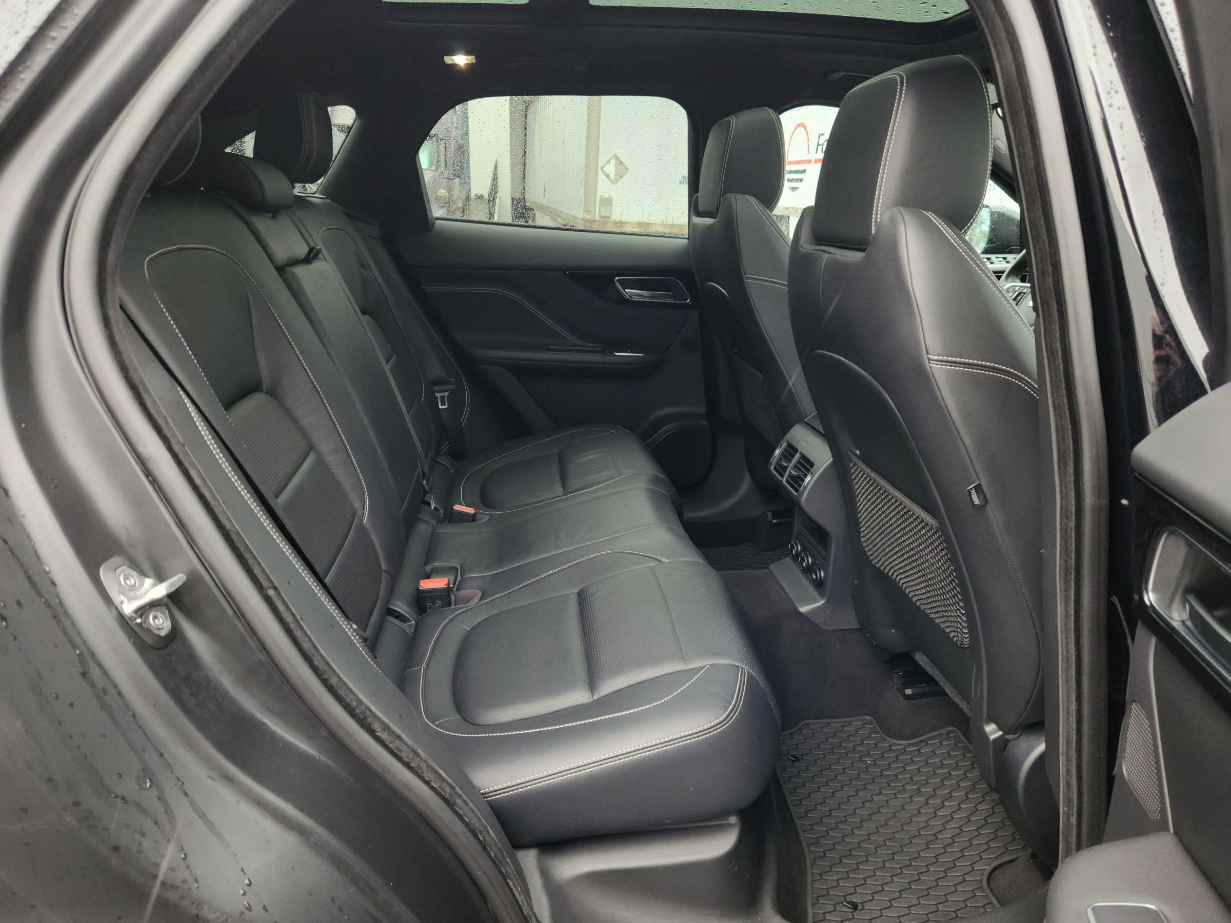 Used 2017 Jaguar F-PACE R-Sport image 20