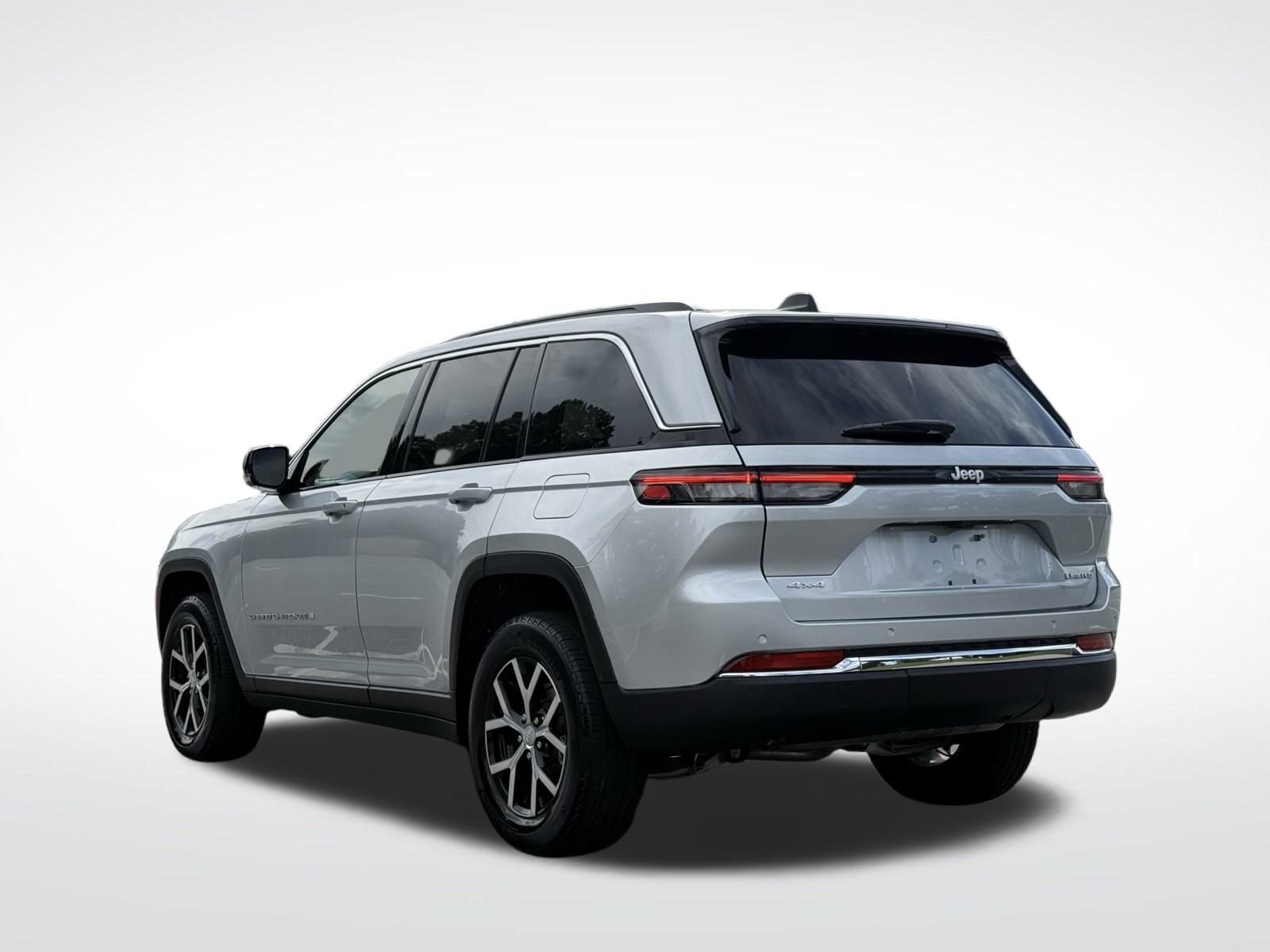 Used 2024 Jeep Grand Cherokee Limited image 8