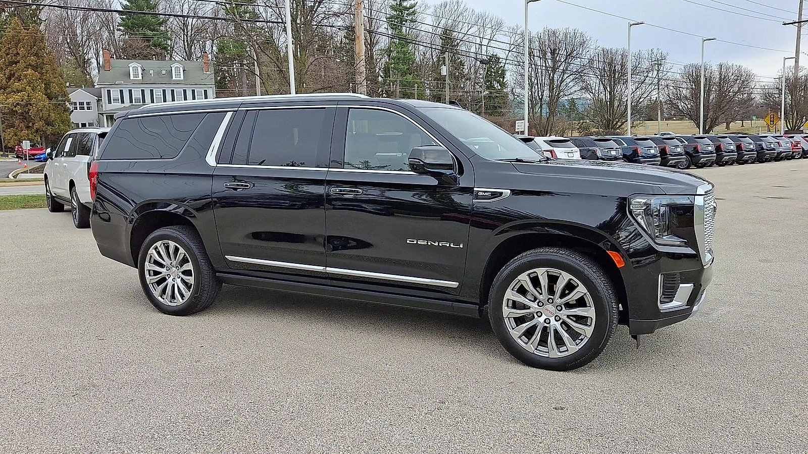 Certified 2024 GMC Yukon XL Denali image 2