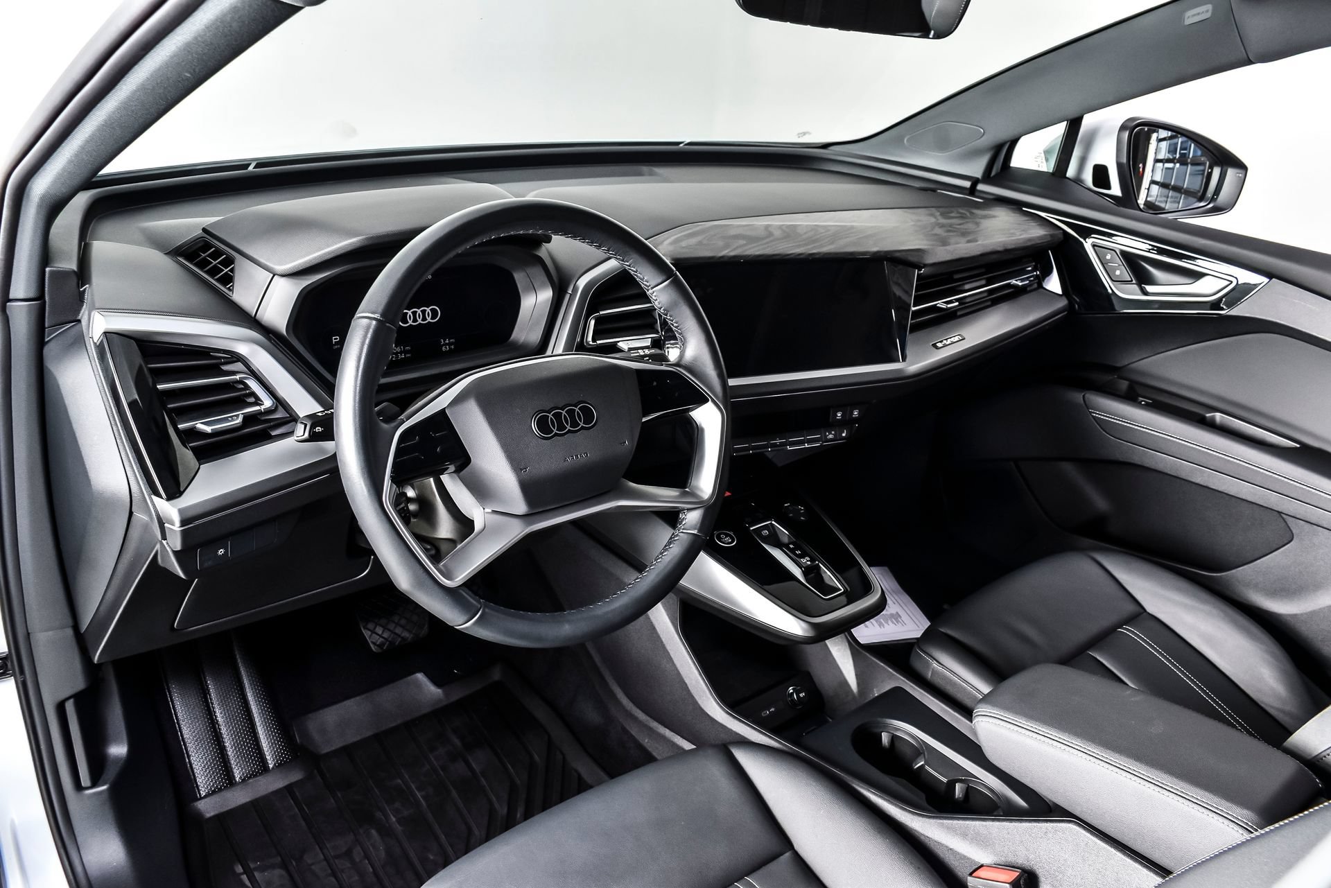 Used 2024 Audi Q4 e-tron Premium Plus AWD/4WD image 12