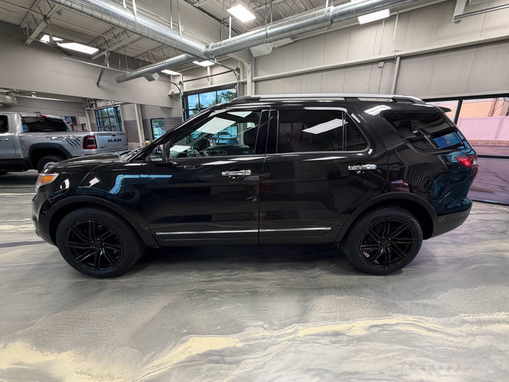 Used 2015 Ford Explorer XLT w/ Equipment Group 202A AWD/4WD image 38