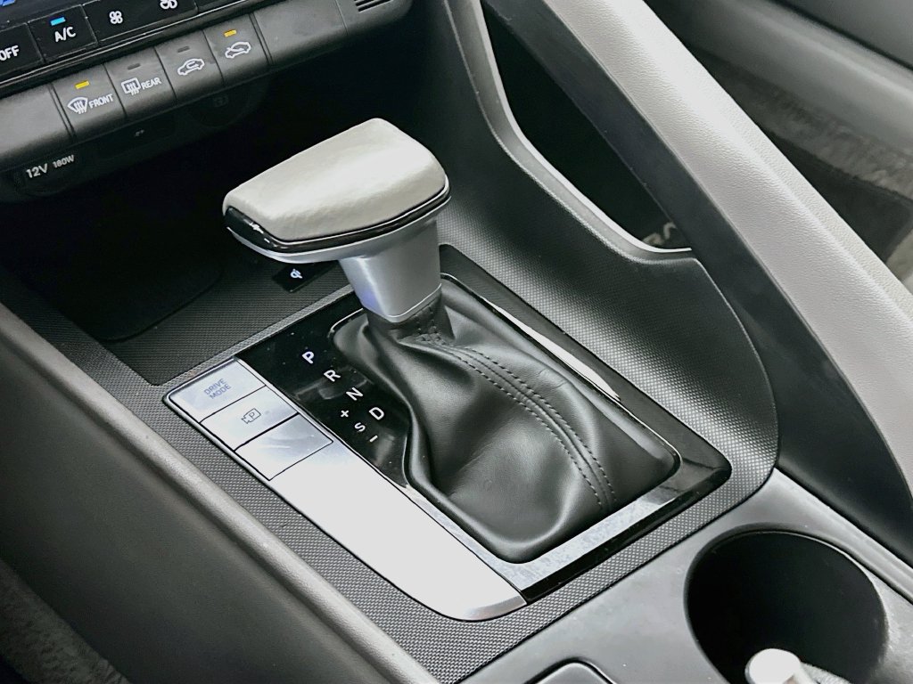 Used 2025 Hyundai Elantra Sport FWD image 16