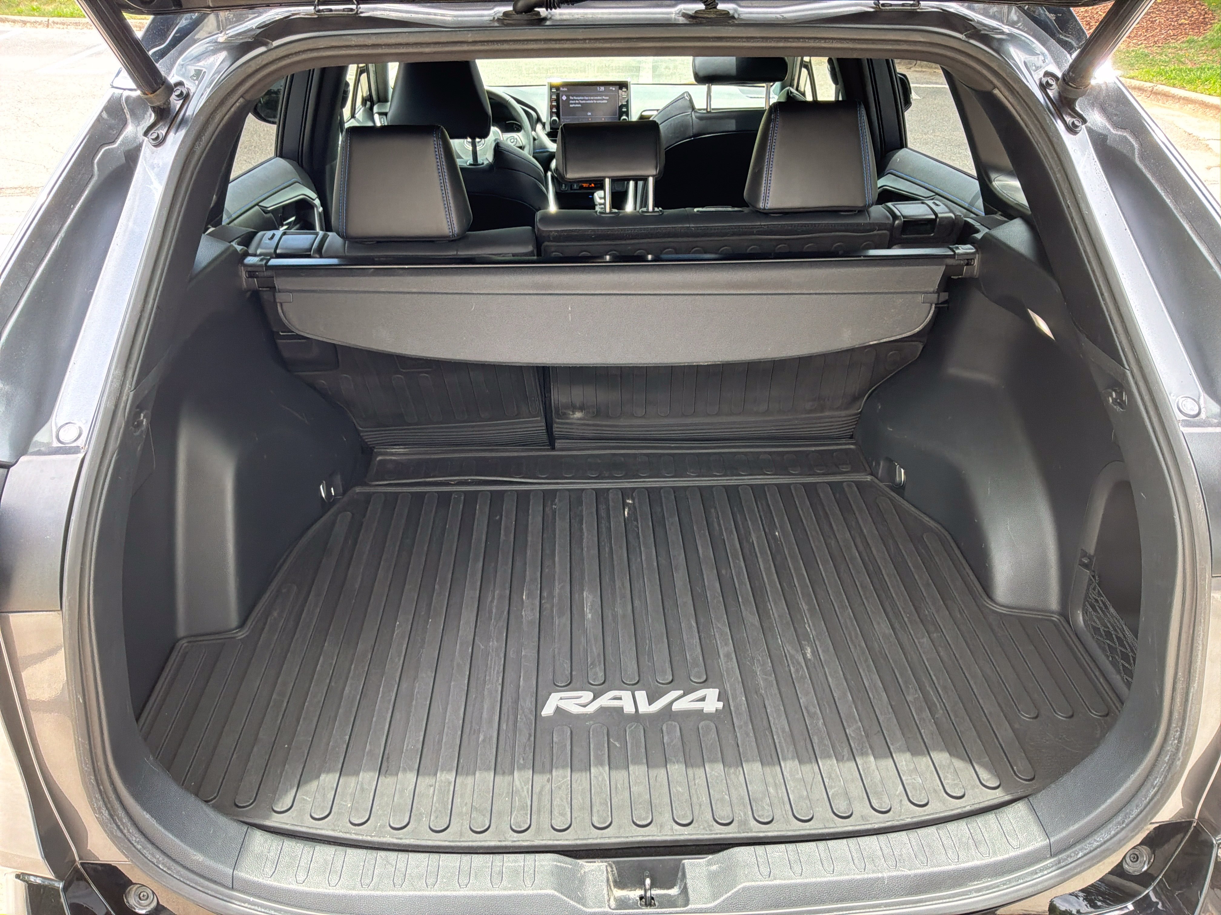 Used 2022 Toyota RAV4 XSE AWD/4WD image 32