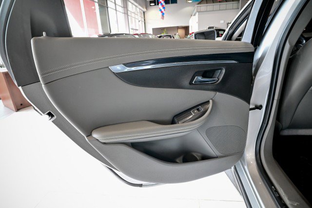 Used 2019 Chevrolet Impala LT FWD image 19