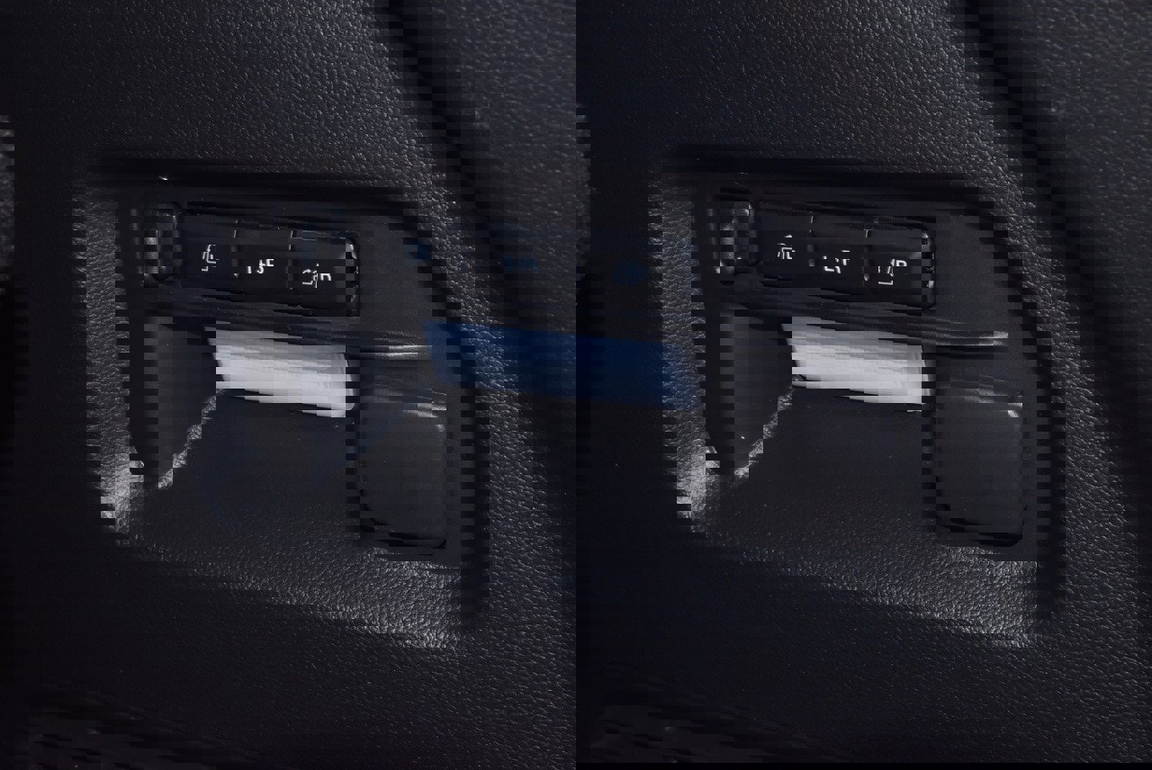 Used 2022 Ford Explorer Limited w/ Limited Technology Package image 40