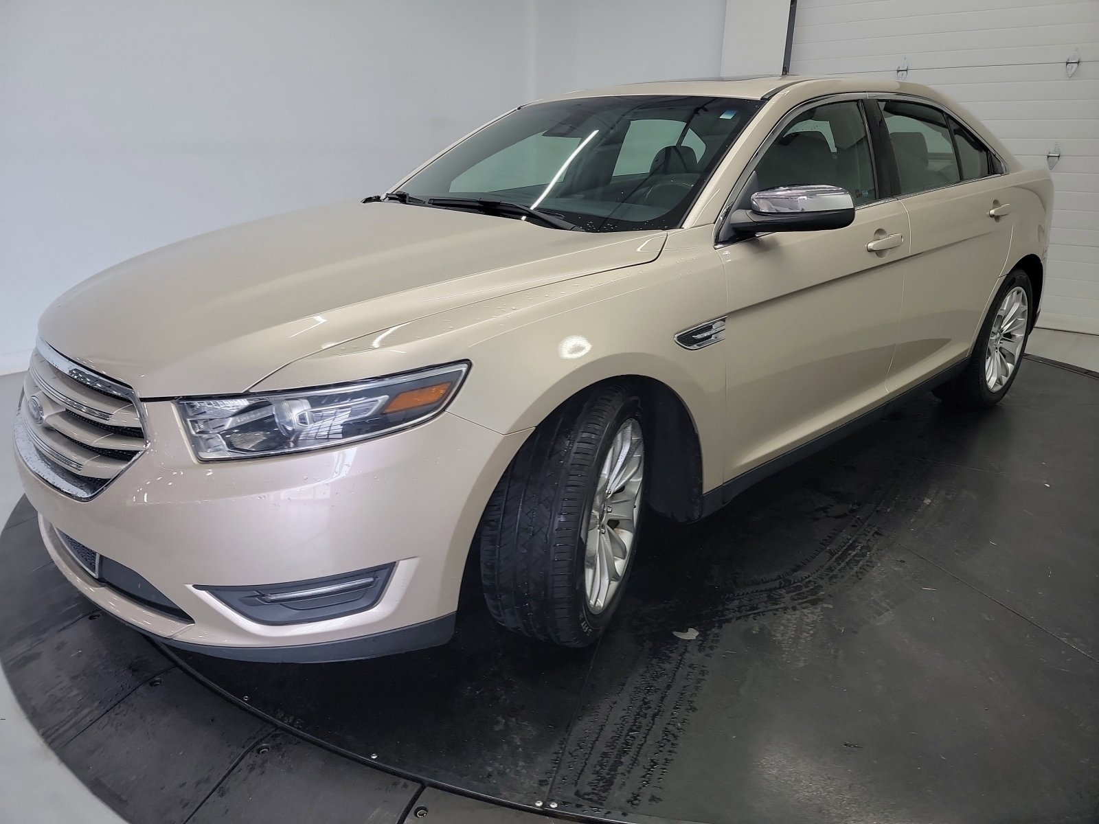 Used 2017 Ford Taurus Limited FWD video 3