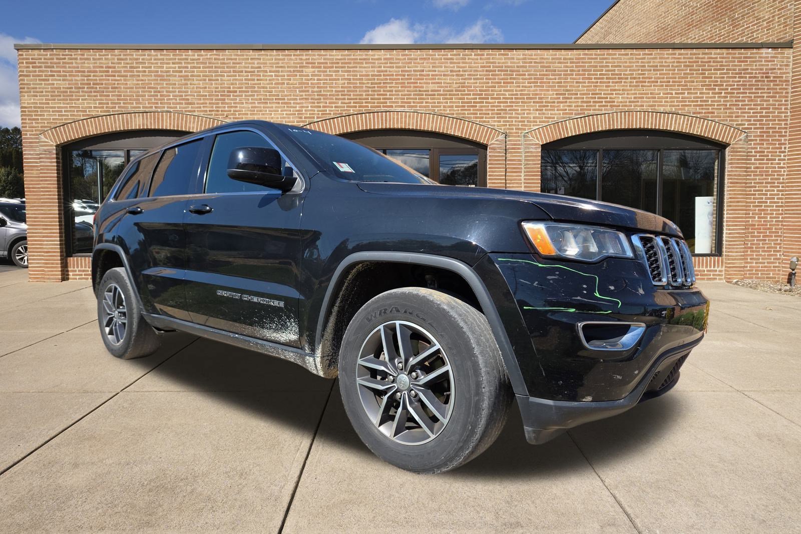 Used 2018 Jeep Grand Cherokee Laredo