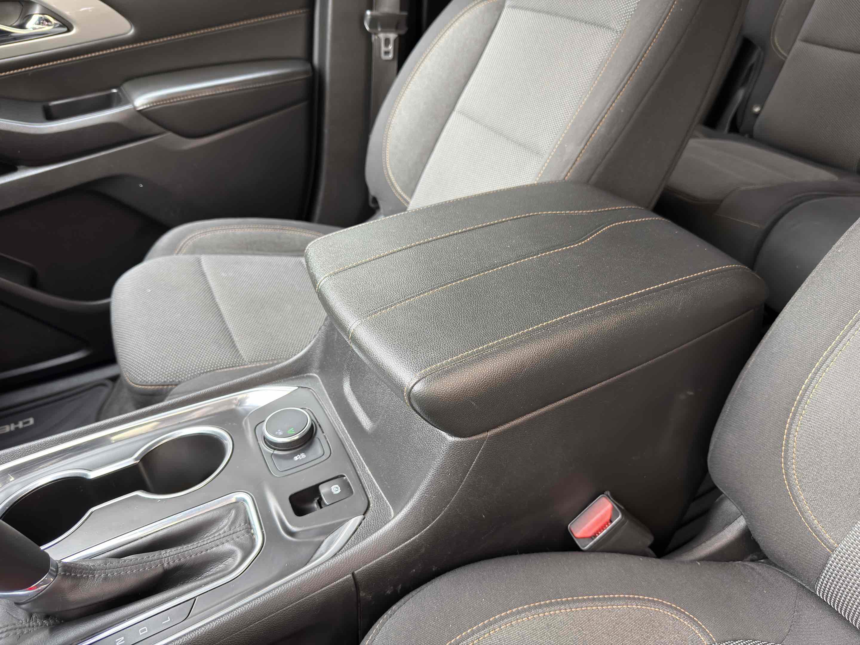 Used 2020 Chevrolet Traverse LS image 37