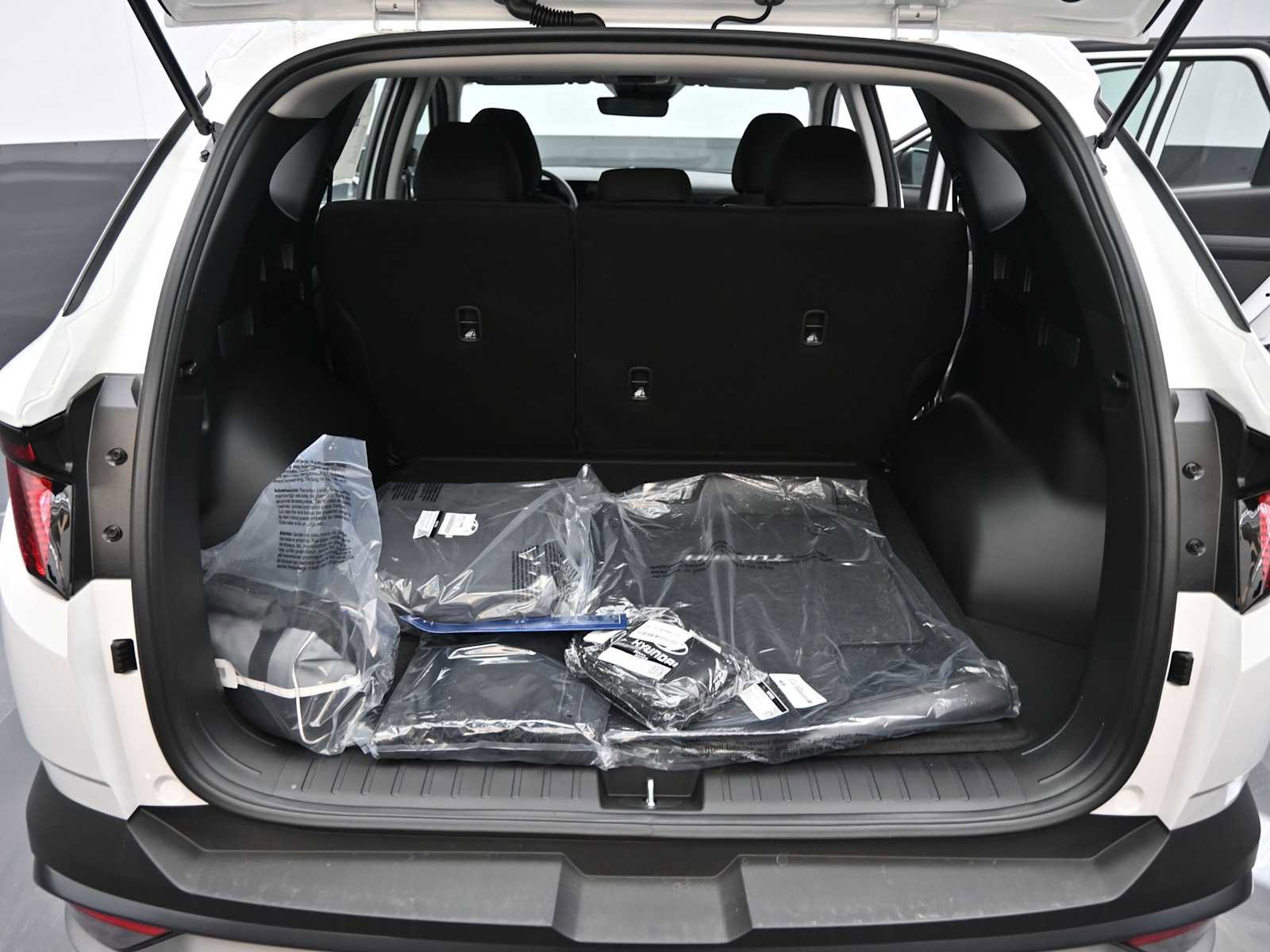 New 2026 Hyundai Tucson SE image 13