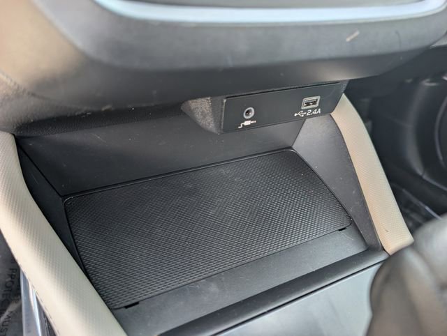 Used 2025 Subaru Forester Base image 25