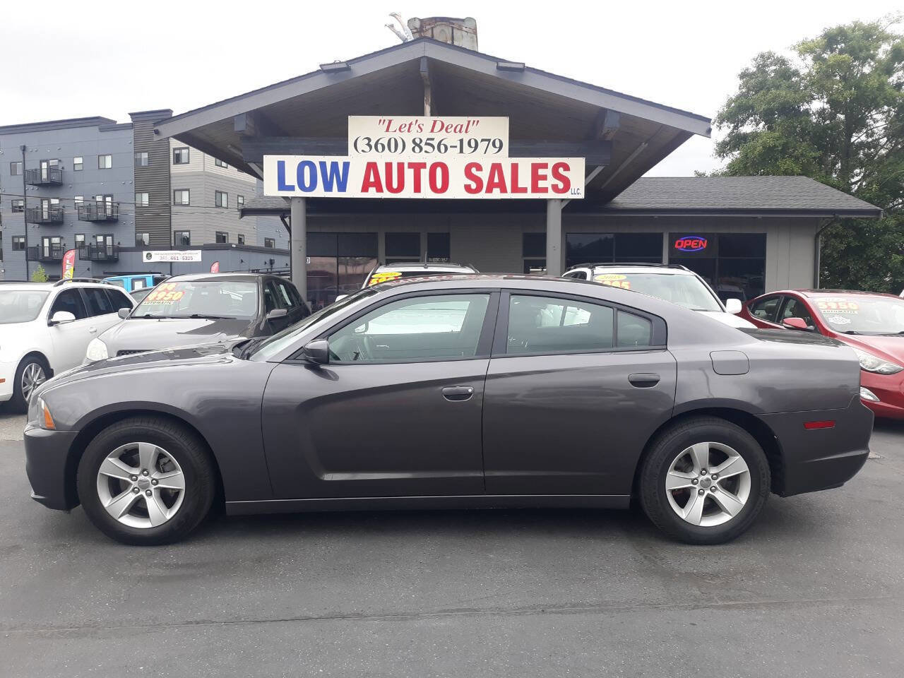 Used 2014 Dodge Charger SE image 4