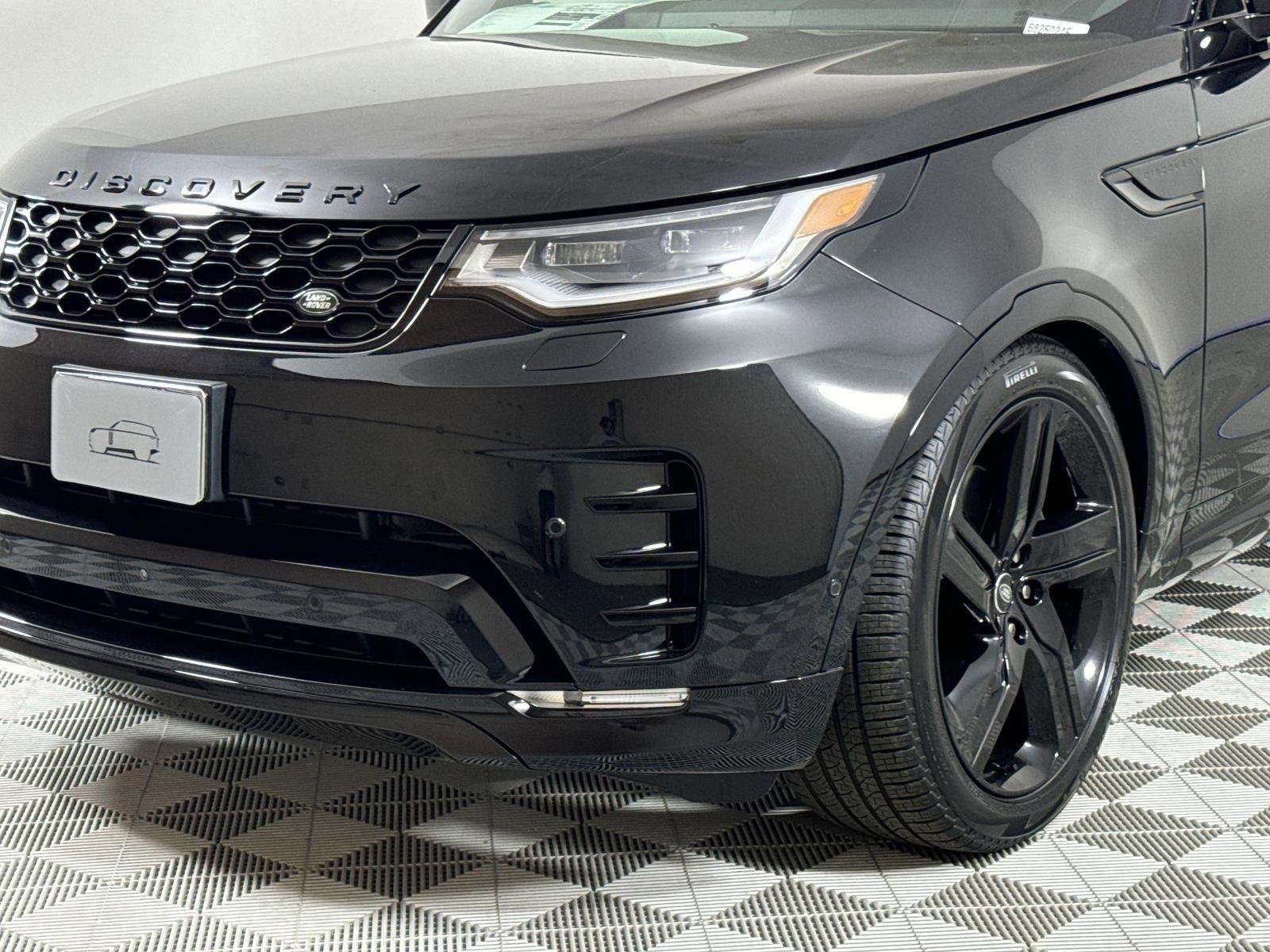 Certified 2025 Land Rover Discovery Dynamic SE image 9