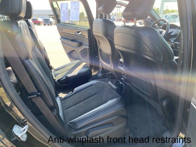 Used 2022 Jeep Grand Cherokee L Laredo image 33