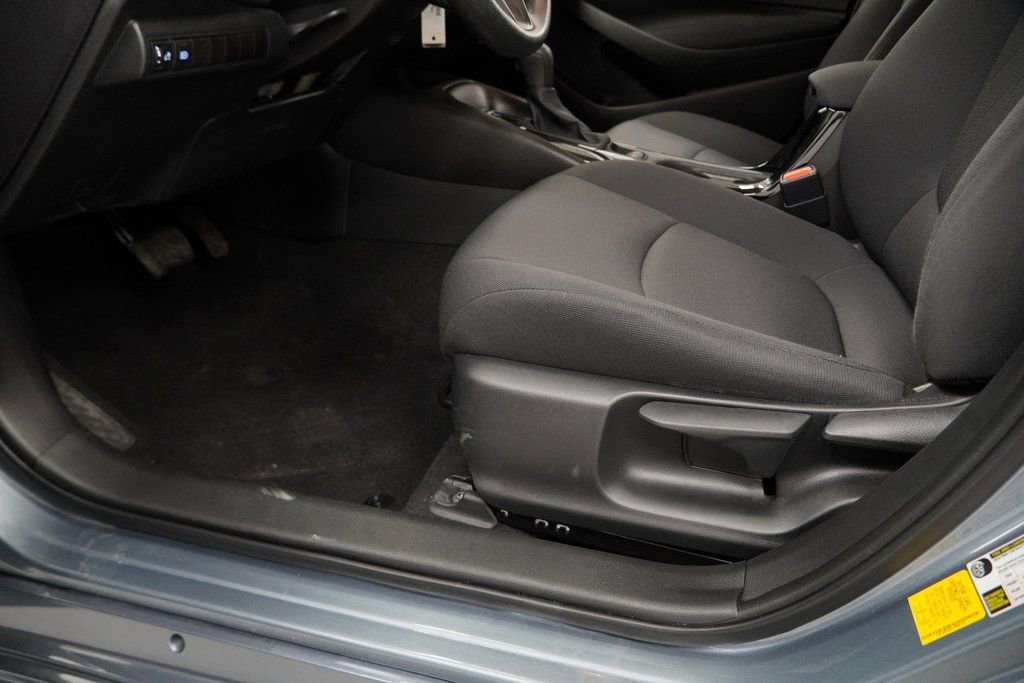 Used 2020 Toyota Corolla LE image 38