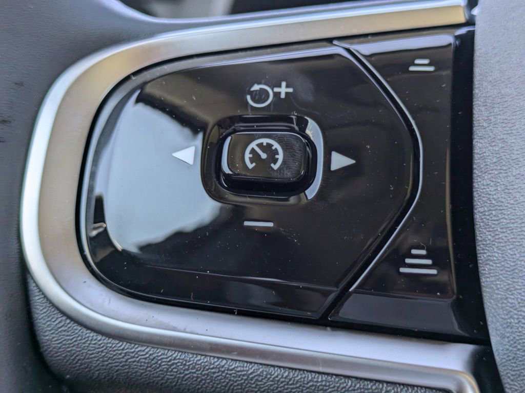 New 2025 Volvo XC60 T8 Plus w/ Protection Package Premier AWD/4WD image 31