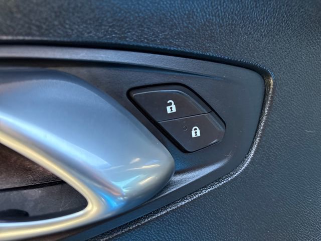 Used 2021 Chevrolet Camaro LT w/ Technology Package image 13