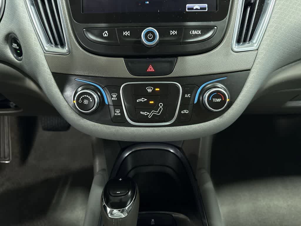 Used 2018 Chevrolet Malibu LT image 21