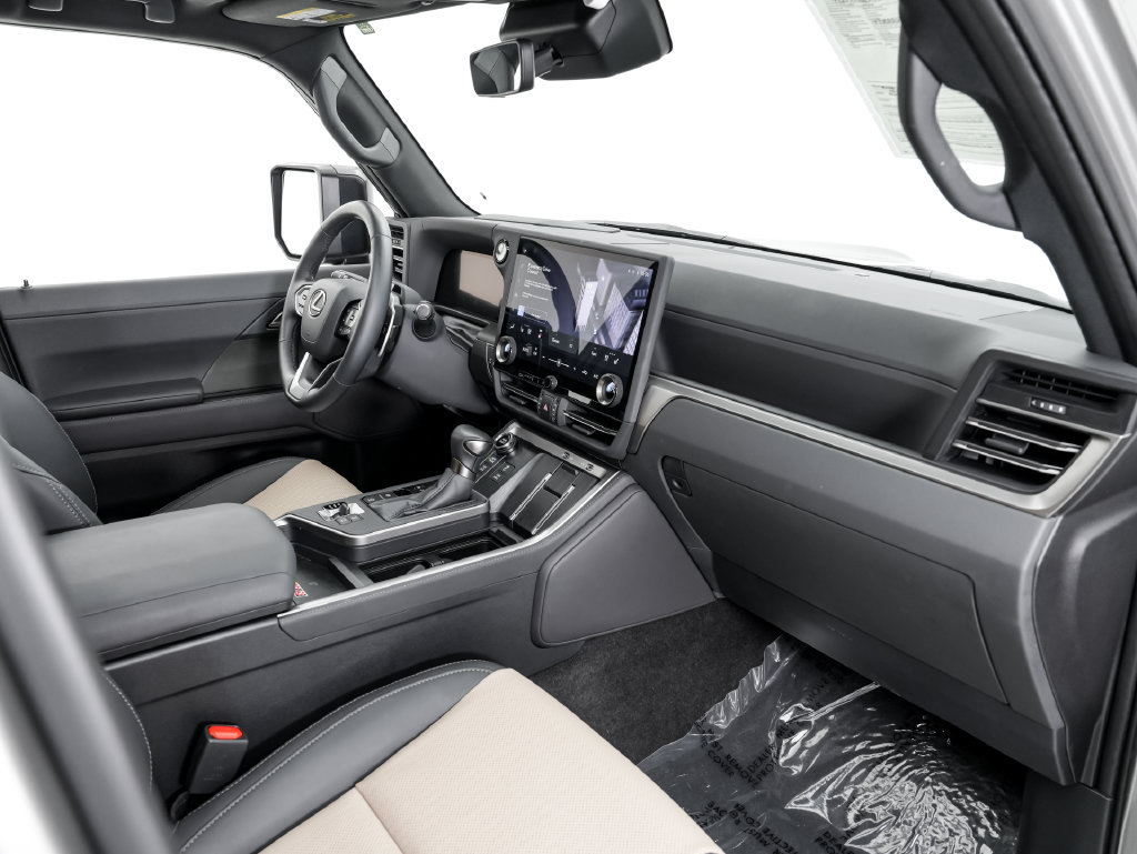 Used 2025 Lexus GX 550 AWD/4WD image 22