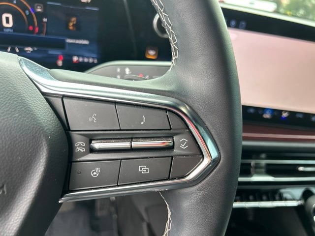 Used 2025 Chevrolet Traverse Z71 w/ Driver Confidence Package AWD/4WD image 19