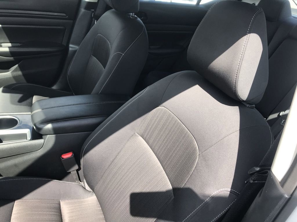 Used 2024 Nissan Altima 2.5 SV image 11