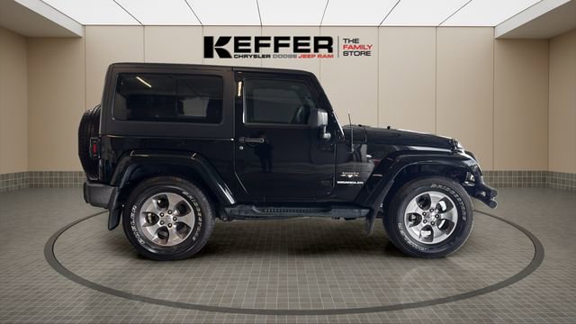 Used 2016 Jeep Wrangler Sahara w/ Connectivity Group AWD/4WD image 7