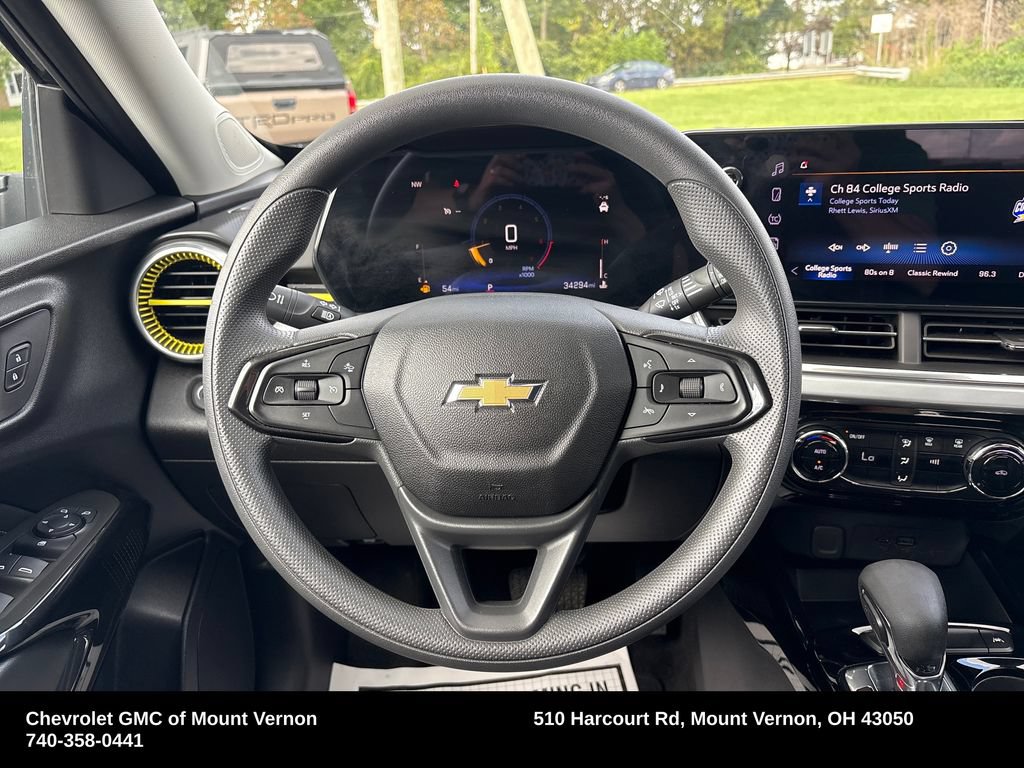 Used 2024 Chevrolet Trax LT FWD image 17