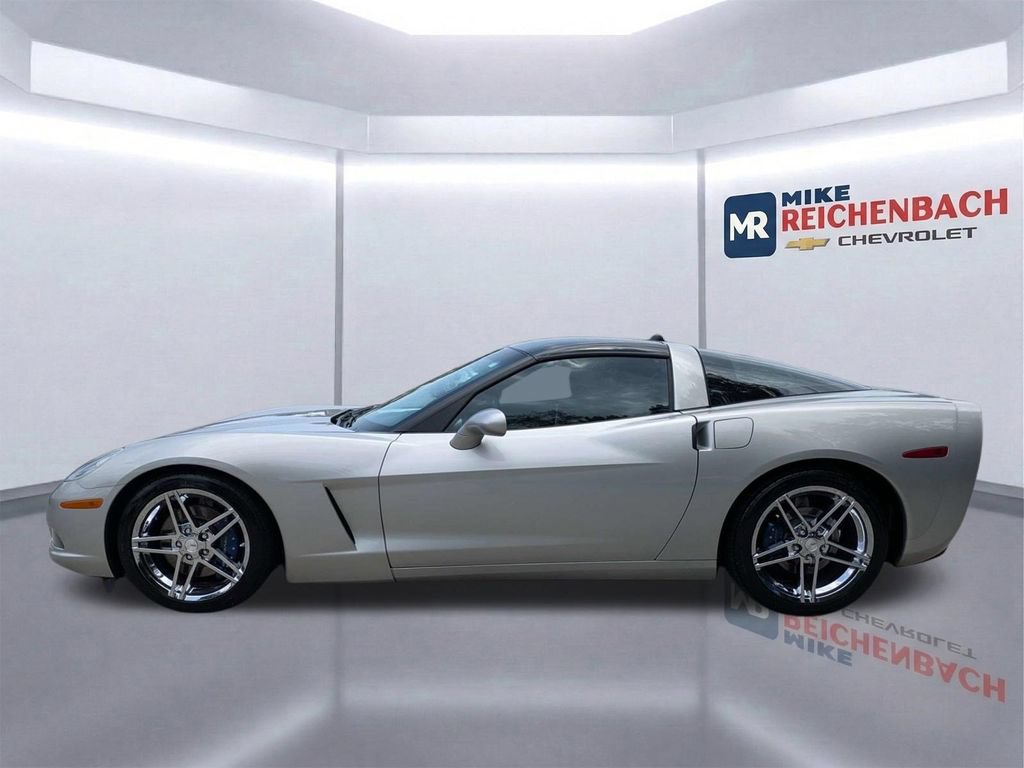 Used 2005 Chevrolet Corvette Coupe w/ Preferred Equipment Group RWD image 7