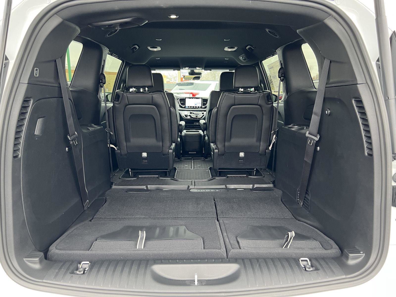 New 2026 Chrysler Voyager LX image 3