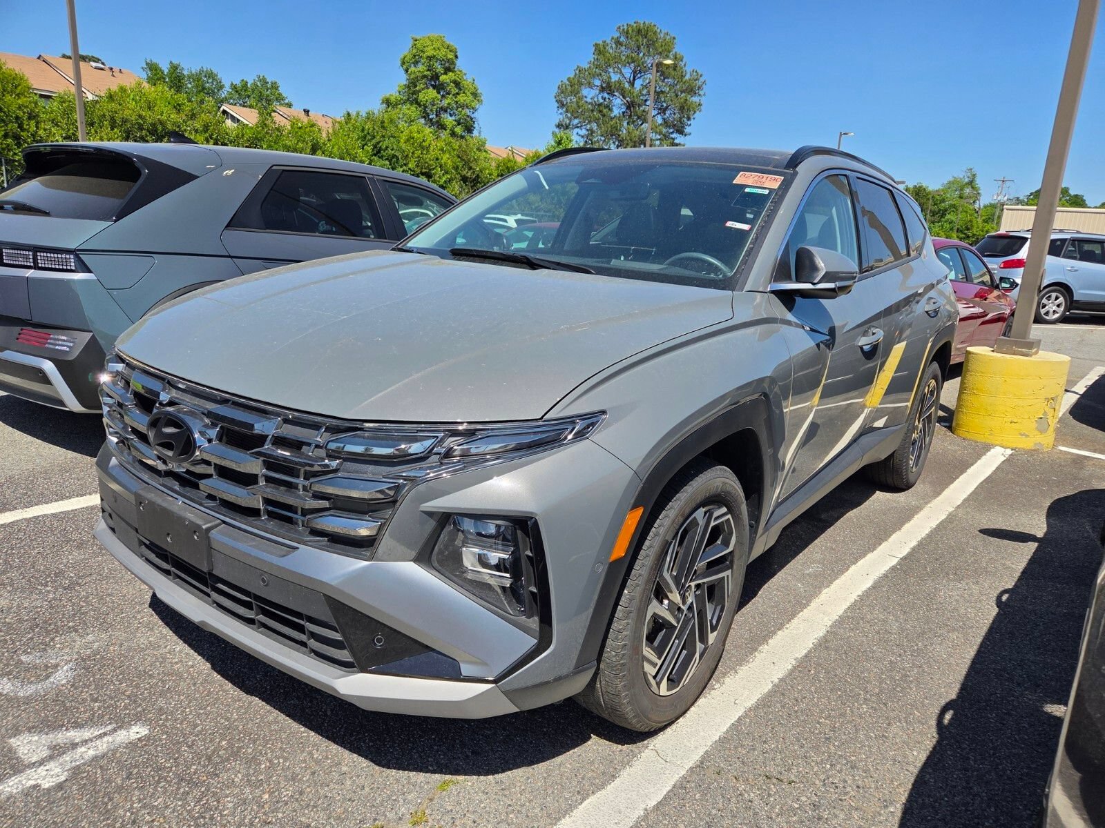 Used 2025 Hyundai Tucson Limited AWD/4WD image 3