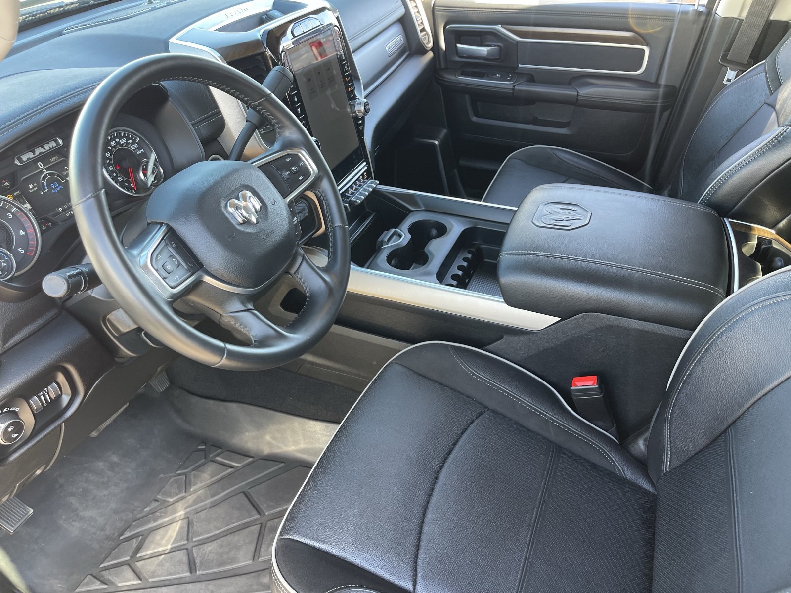 Used 2024 RAM 3500 Laramie AWD/4WD image 22