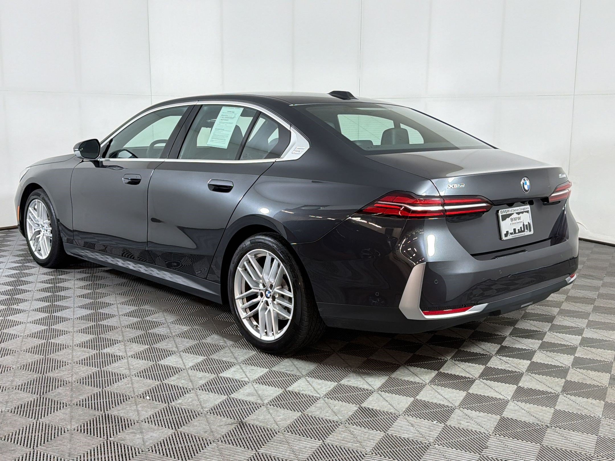 Certified 2025 BMW 530i xDrive w/ Premium Package AWD/4WD image 3