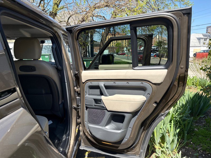 Used 2020 Land Rover Defender 110 S image 90