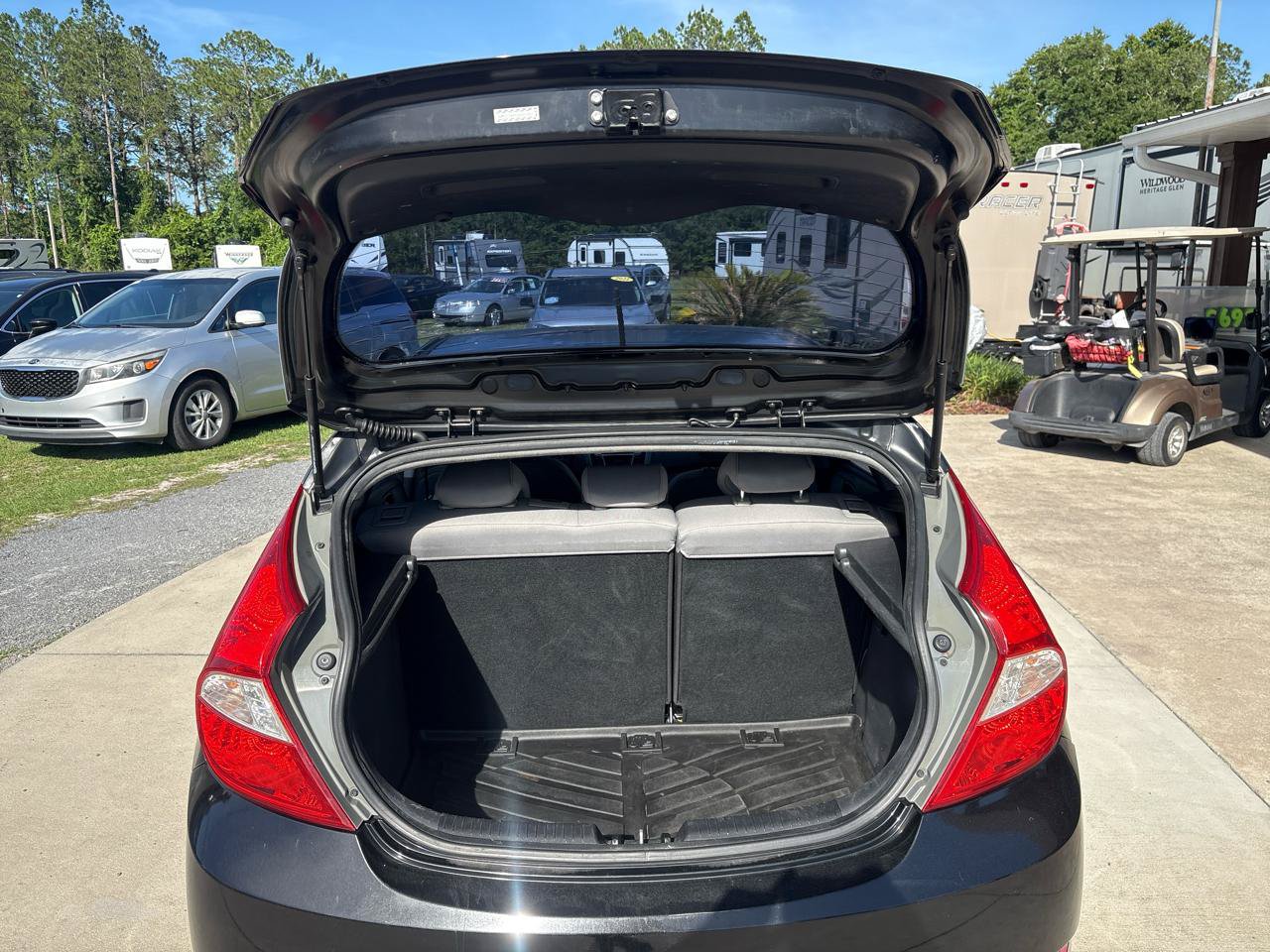 Used 2015 Hyundai Accent GS FWD image 17