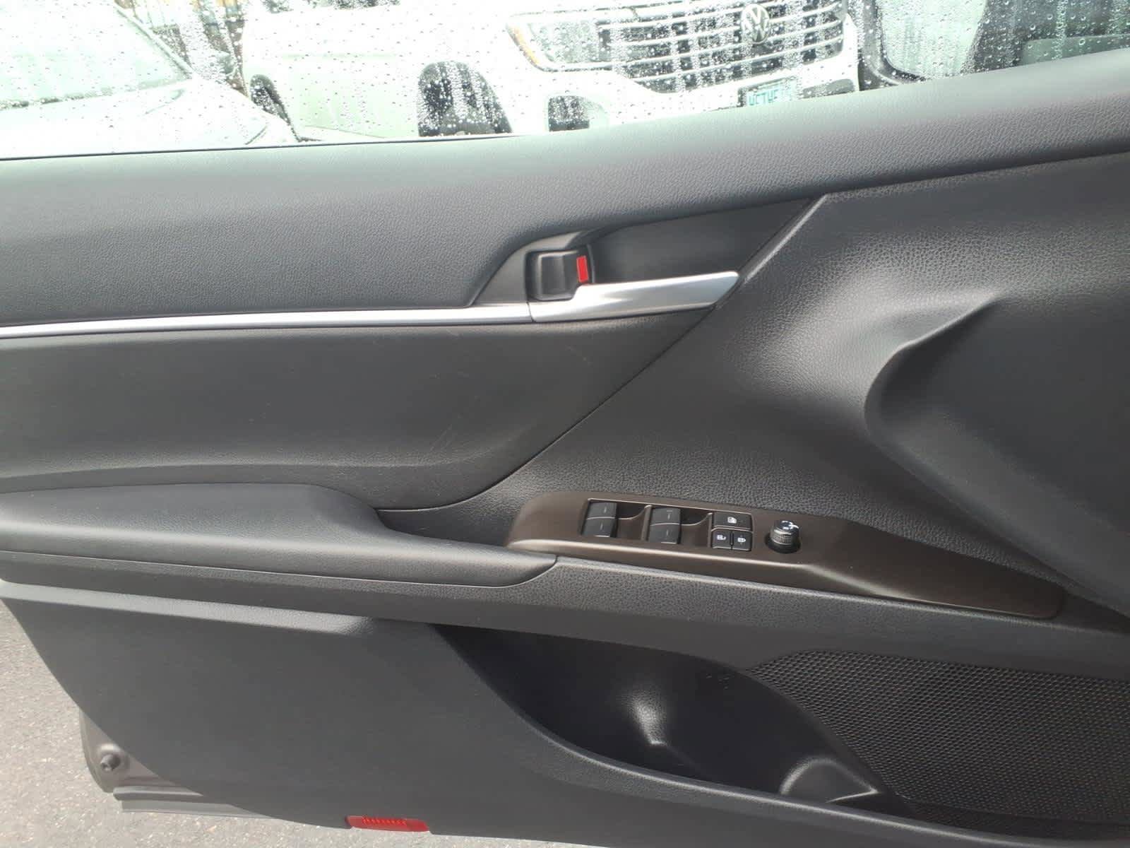 Used 2024 Toyota Camry SE FWD image 12