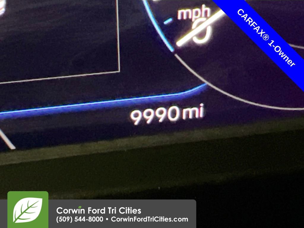 Used 2022 Volkswagen Taos SEL image 2