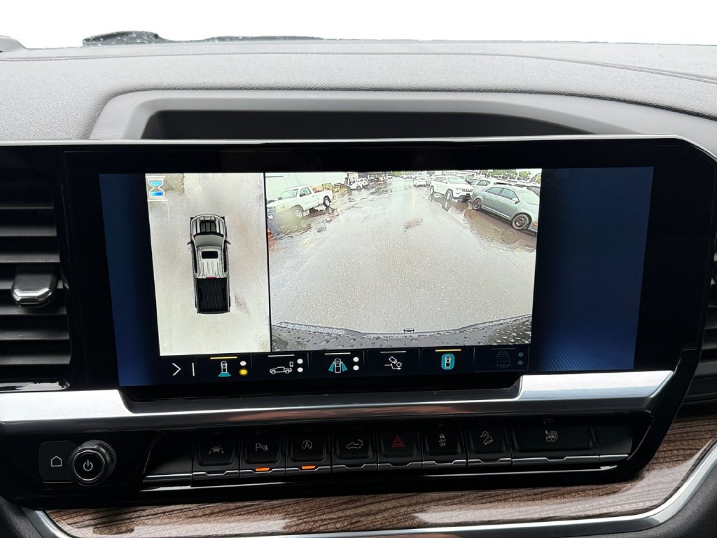 Used 2023 Chevrolet Silverado 1500 LT Trail Boss w/ LT Trail Boss Premium Package AWD/4WD image 15