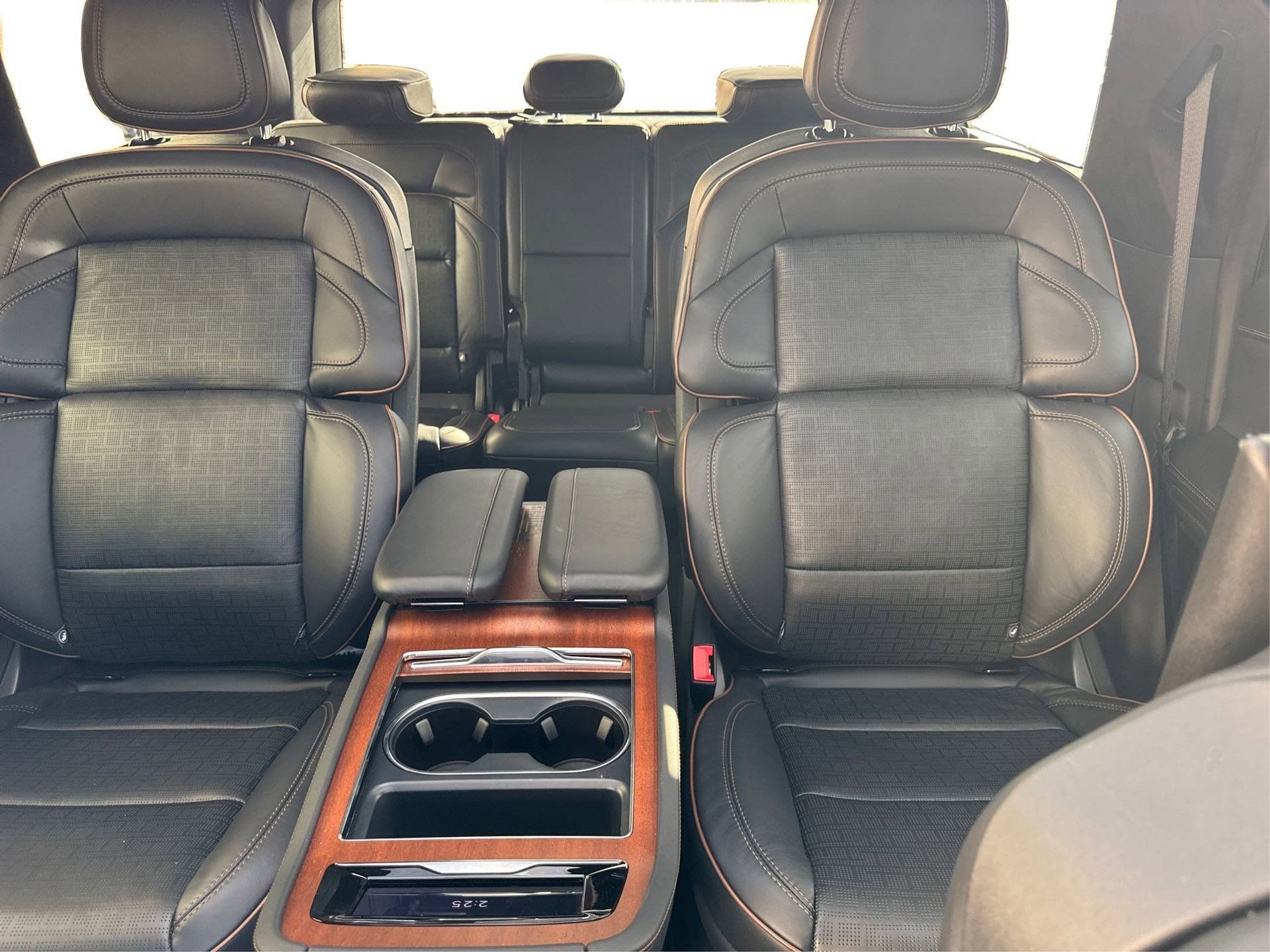 Used 2025 Lincoln Navigator Black Label image 17