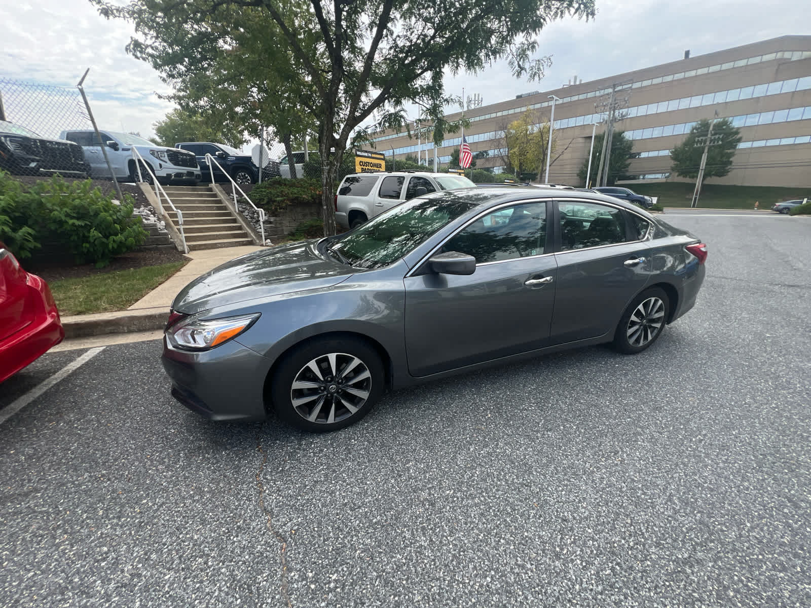 Used 2017 Nissan Altima 2.5 SV FWD image 2