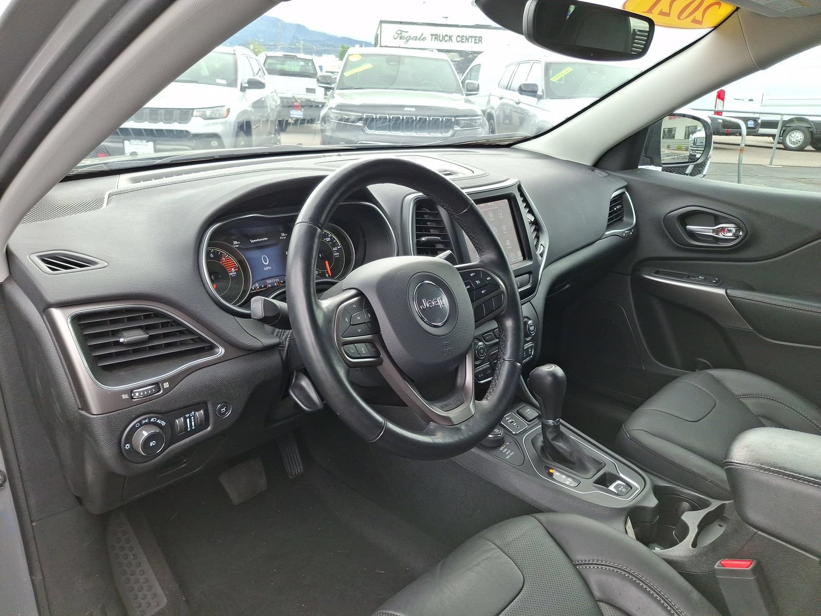 Used 2021 Jeep Cherokee Latitude Lux w/ Comfort/Convenience Group AWD/4WD image 16