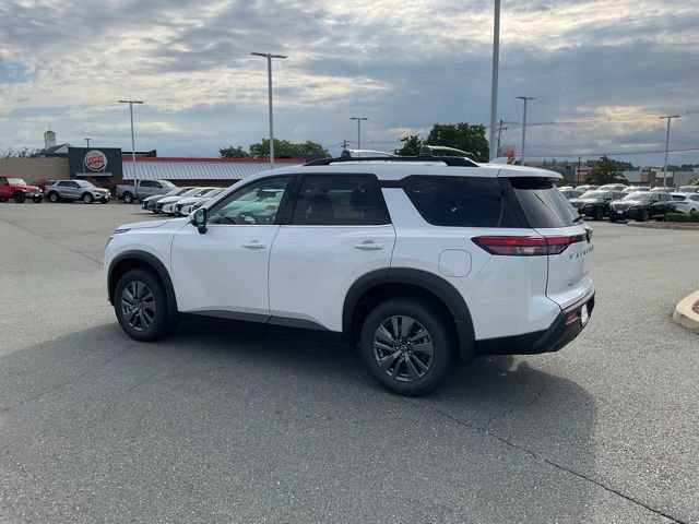 New 2025 Nissan Pathfinder SV image 4