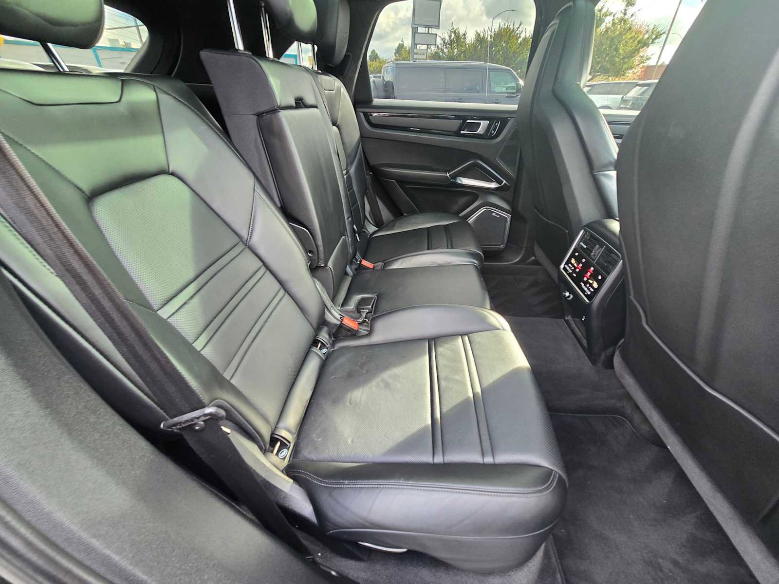 Used 2021 Porsche Cayenne Turbo S image 14