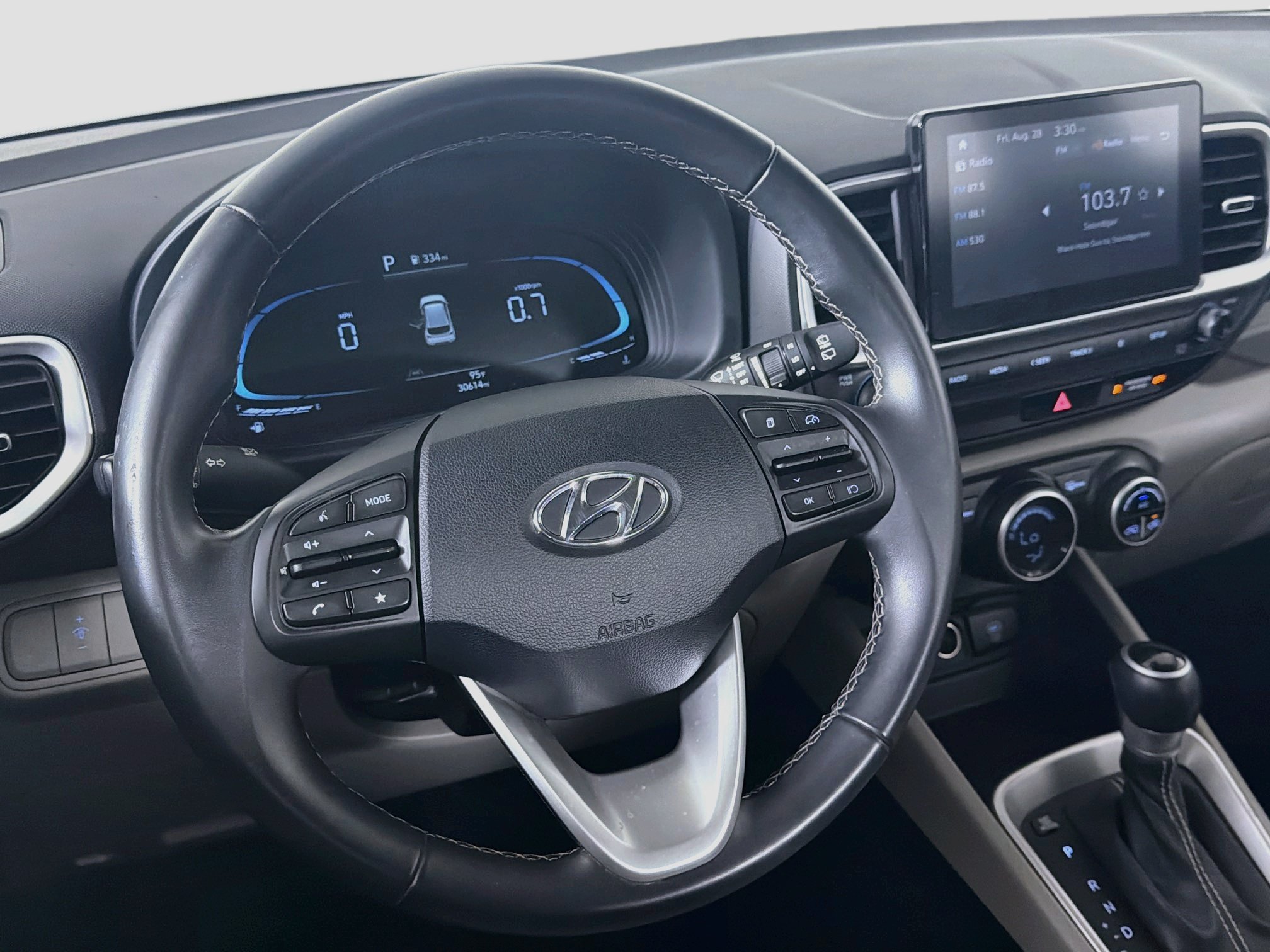 Used 2025 Hyundai Venue SEL FWD image 18