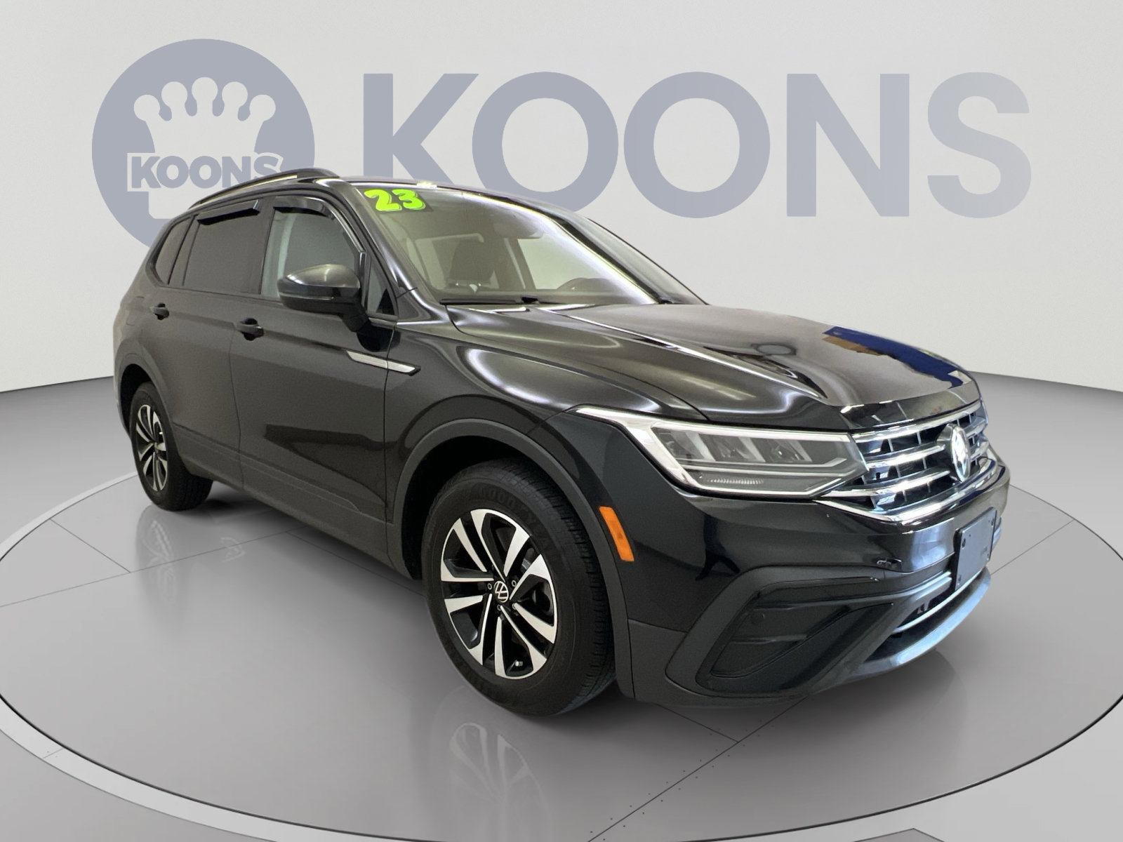 Used 2023 Volkswagen Tiguan S w/ Driver Assistance Package FWD image 2