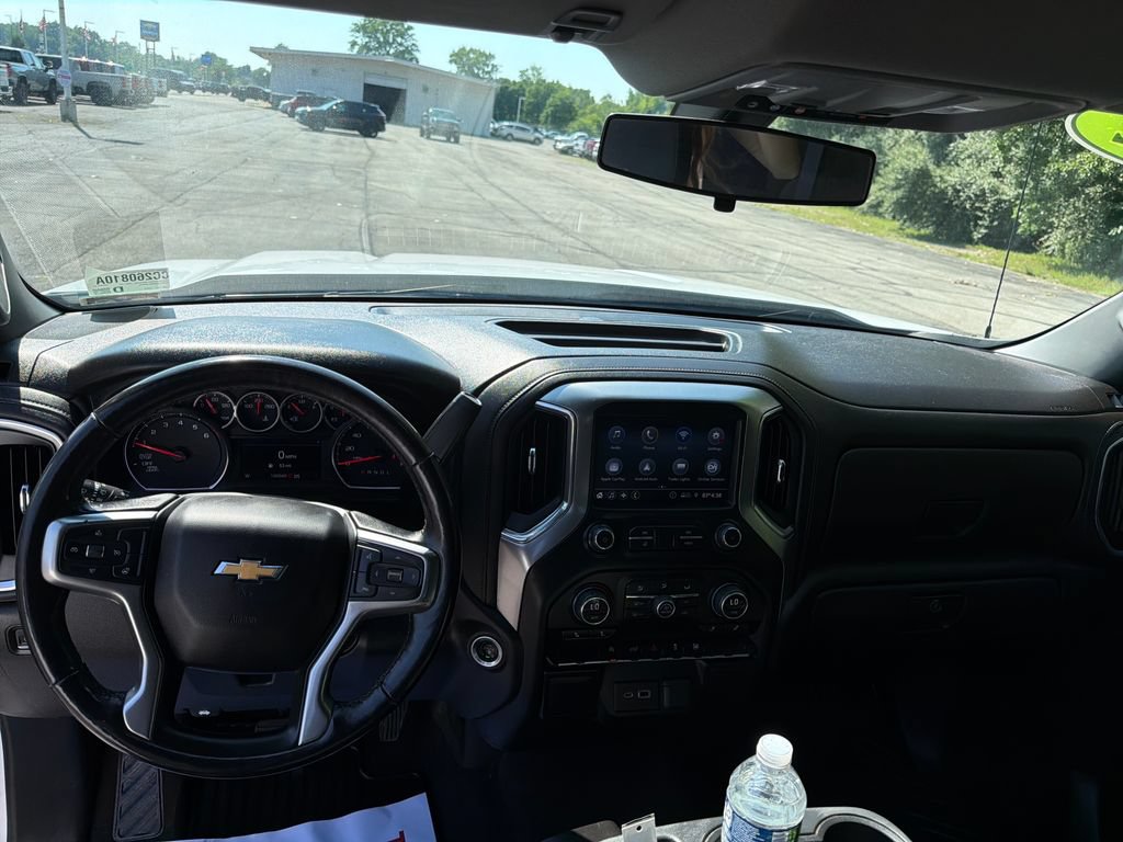 Used 2022 Chevrolet Silverado 1500 LT AWD/4WD image 23