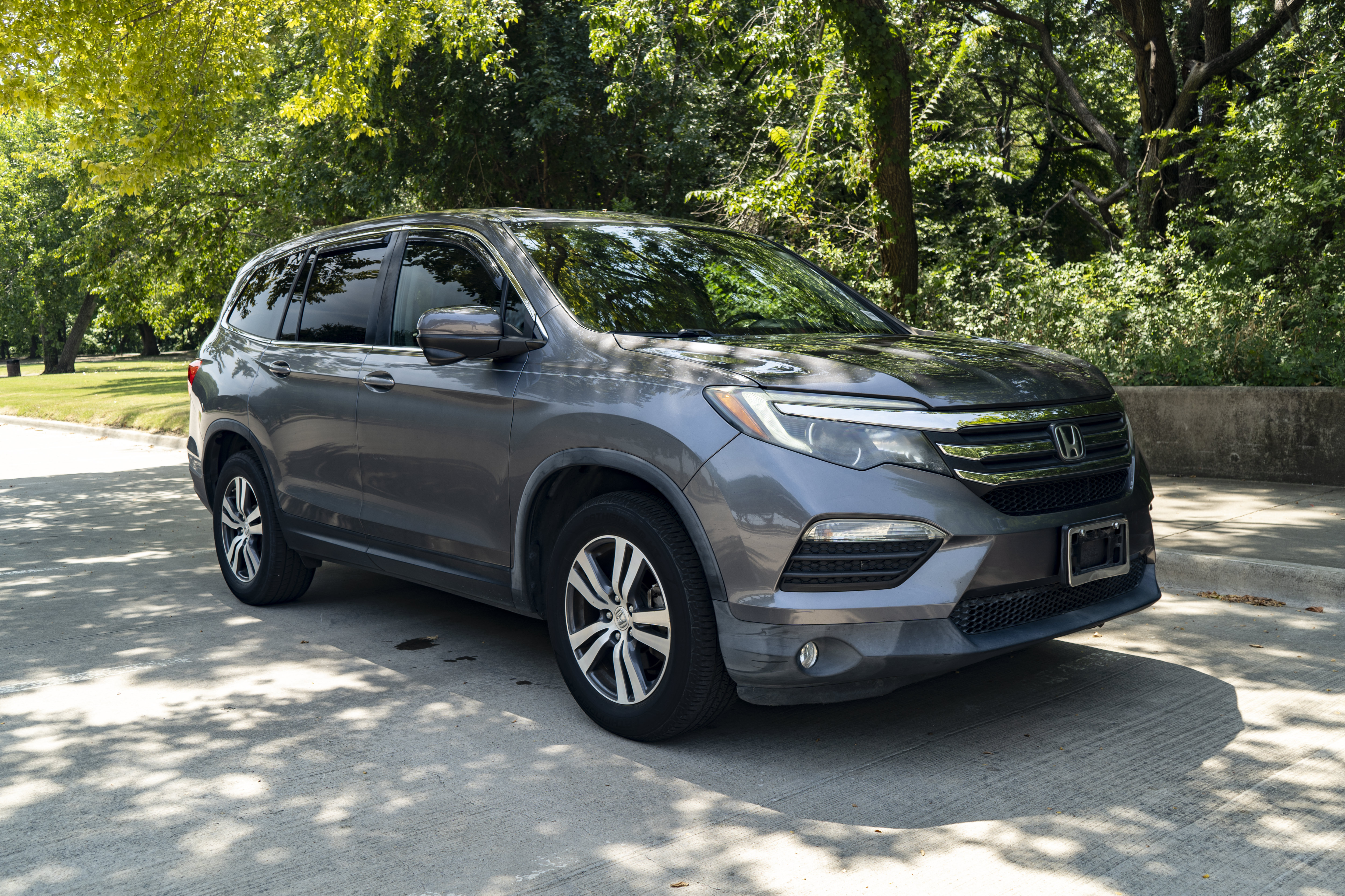 Used 2017 Honda Pilot EX-L image 2