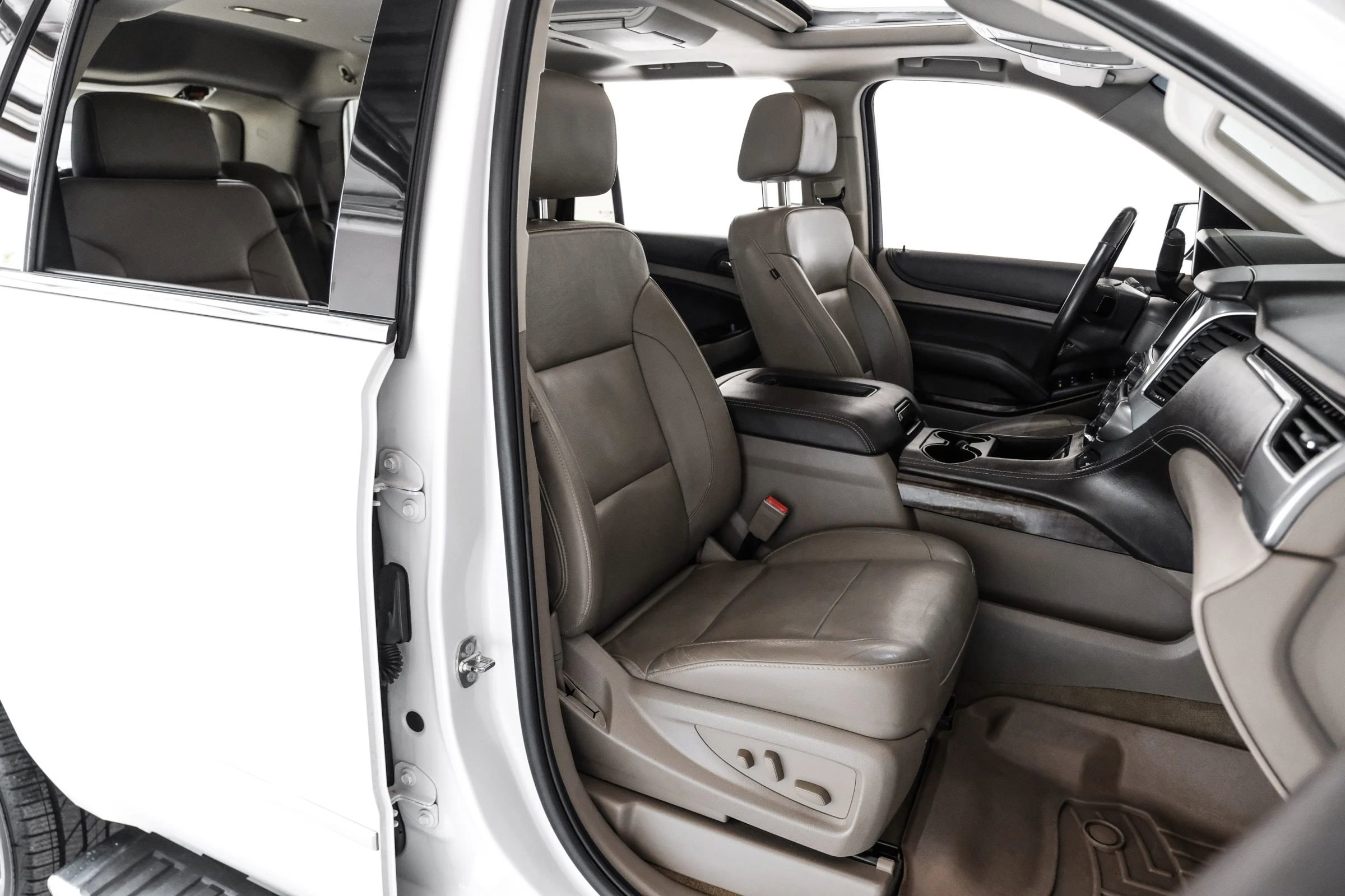 Used 2018 Chevrolet Tahoe LT w/ LT Signature Package RWD image 29