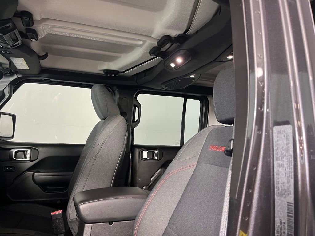 Used 2025 Jeep Wrangler Unlimited Rubicon image 23