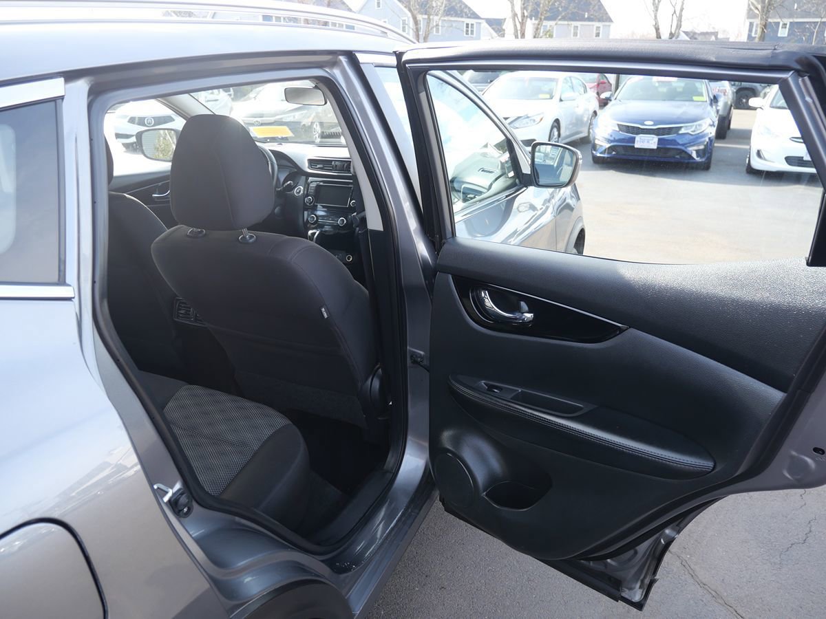 Used 2022 Nissan Rogue Sport SV AWD/4WD image 29