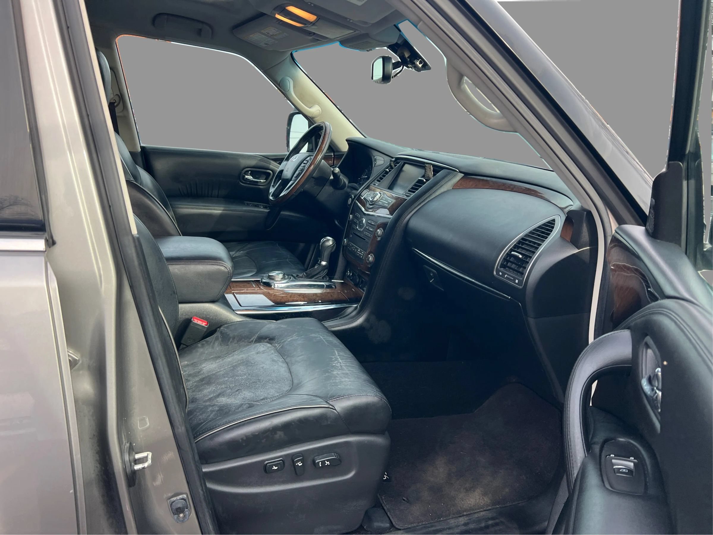Used 2013 INFINITI QX56 4WD w/ Deluxe Touring Pkg image 26